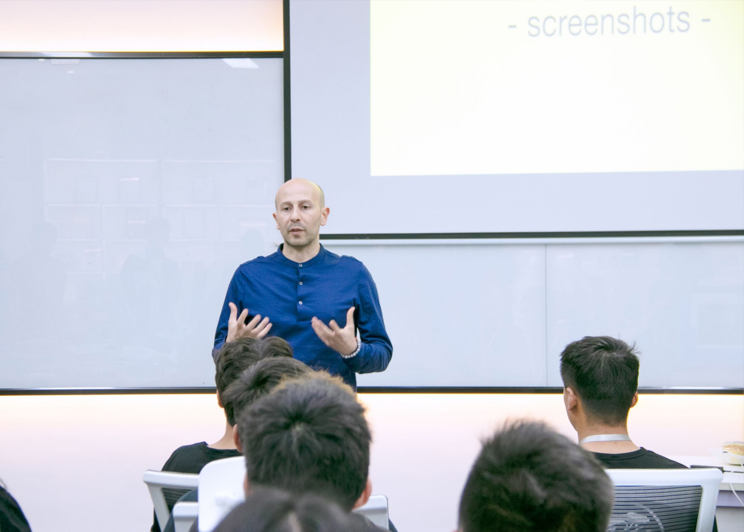 意大利著名设计师卡梅隆教授到校讲座