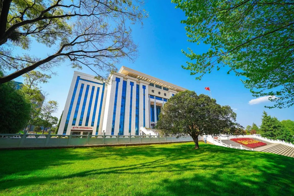 beat365官方网站二号公寓一楼A-5号商铺（原茶百道）招商公告