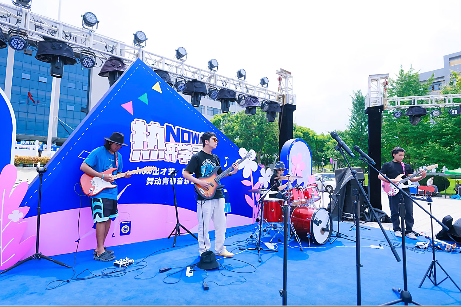 舞动青春音乐会吉他表演