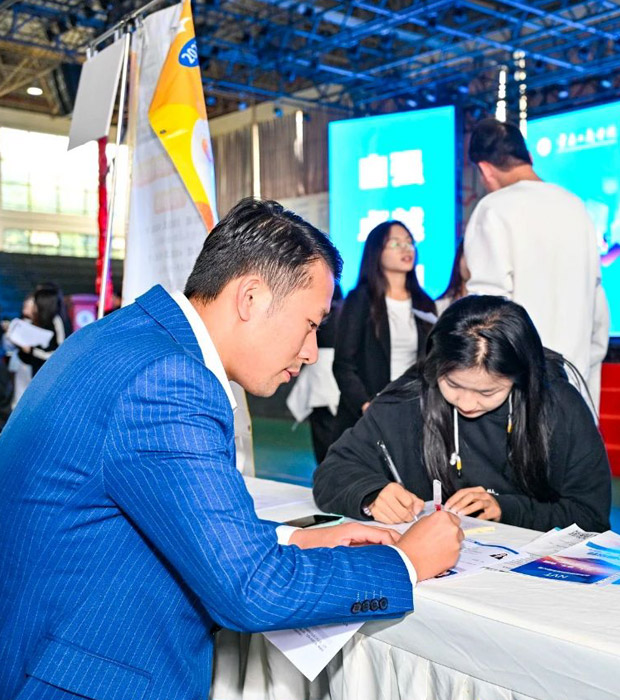 beat365官方网站举办2025届毕业生专场招聘会